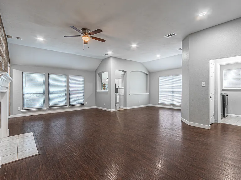 7624 Vista Creek Ln — Photo 13