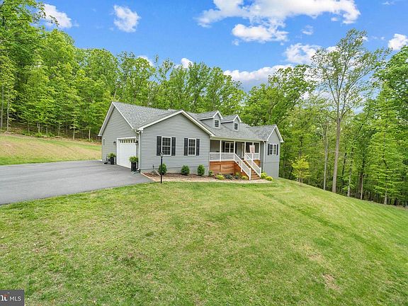 3rd image of 170 Deer Haven Ln