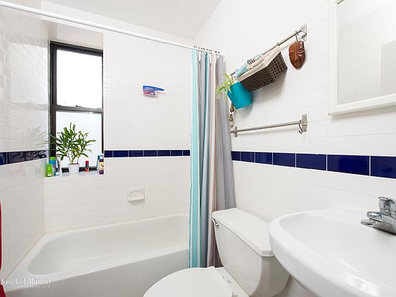 4th image of 220 W 111th St APT 6B
