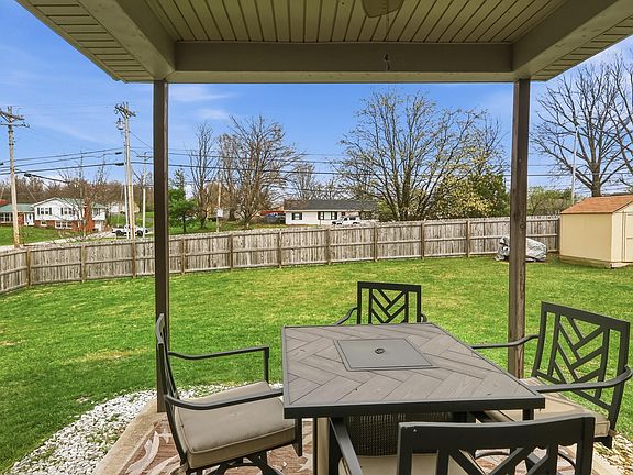 4th image of 100 Minnow Cove Ct