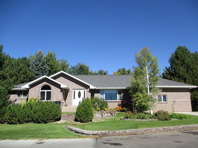 1st image of 901 Meadowlark Dr