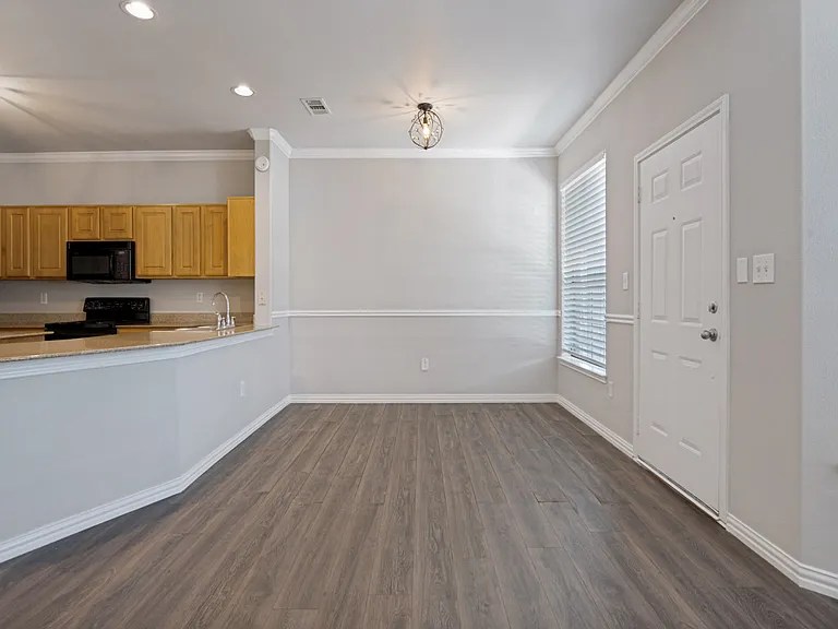 2800 Keller Springs Rd #7B — Photo 4