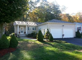 38 Indian Hill Rd, Uncasville, CT 06382
