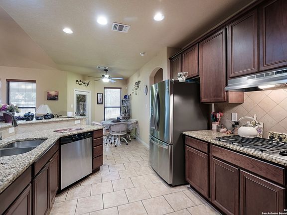 3rd image of 9414 Holly Place