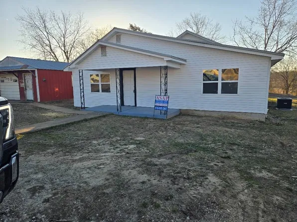 418 S Main St, Salem, AR 72576