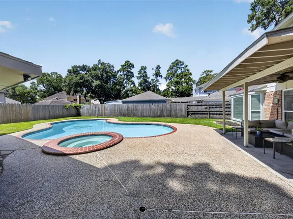 5211 Nodaway Ln, Spring, TX 77379
