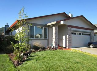 1556 Gladstone Way, Rohnert Park, CA 94928