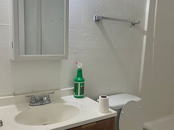 3rd image of 2205 N Hullen St APT 104
