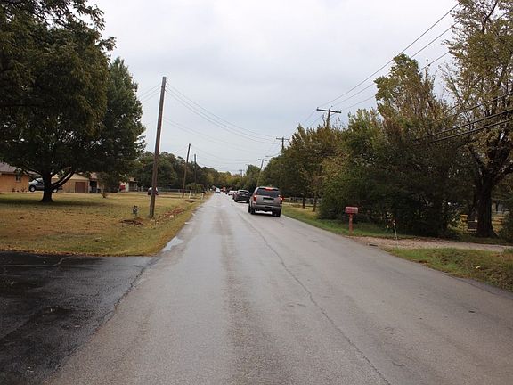 4th image of 505 Garden Acres Dr