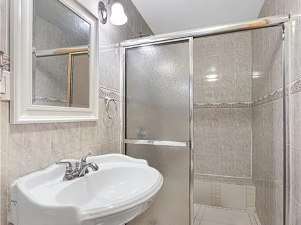 1931 East 52nd Street image 13 of 21