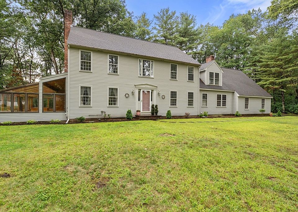 1st image of 20 Shadow Oak Dr