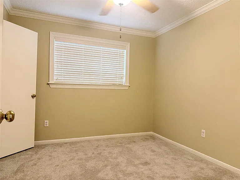11318 Briar Forest Dr — Photo 17