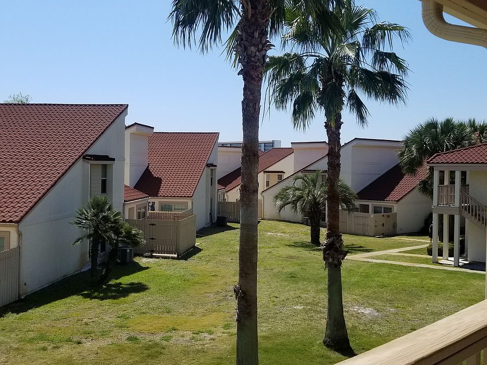 Courtyard in front of condo