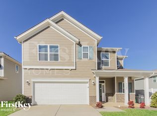 9324 Sloan Forest Dr, Charlotte, NC 28215