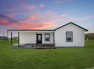 290 County Road 4634, Hondo, TX 78861