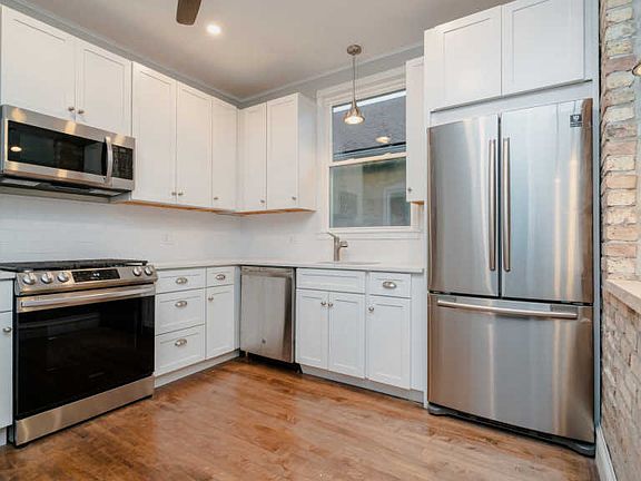 2nd image of 5023 W Windsor Ave