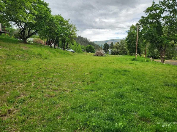 N Marion St, Peck, ID 83545