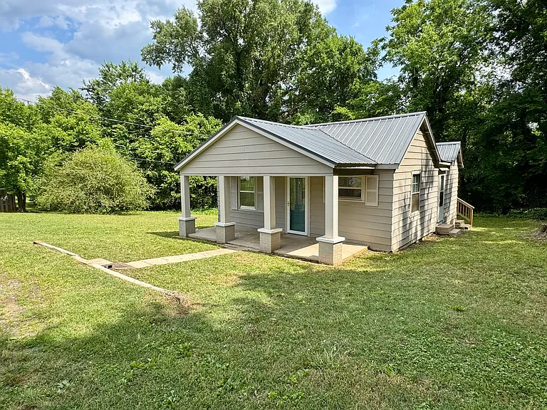 235 Dodd St — Photo 5