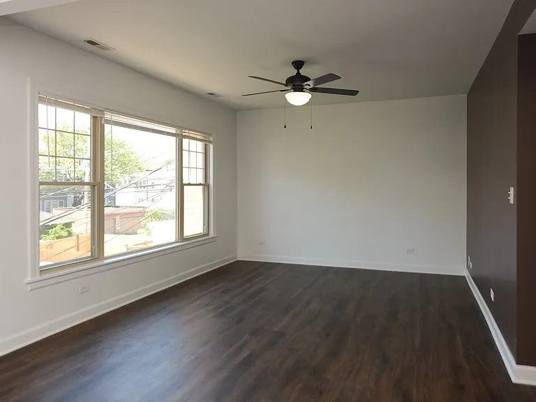 5208 N Sawyer Ave #3 — Photo 5