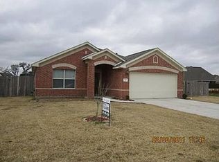 104 Canvasback Dr, Clute, TX 77531