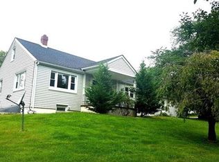1452 Clauser Dr, Bethlehem, PA 18015