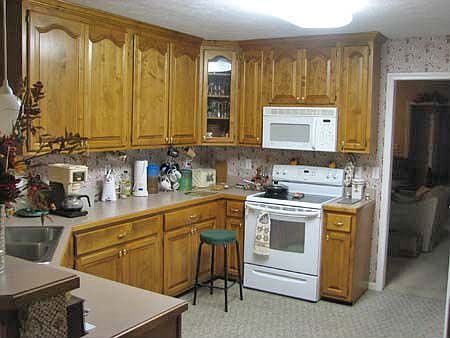 3rd image of 513 Sweet Briar Dr