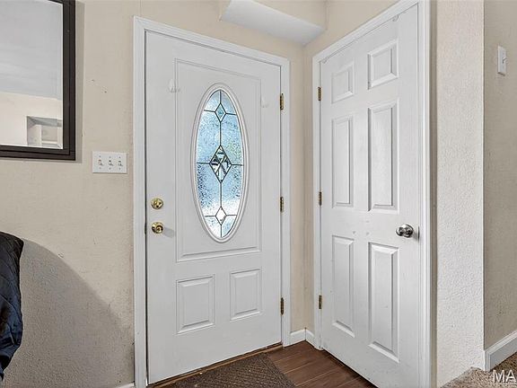 4th image of 519 Boyd St