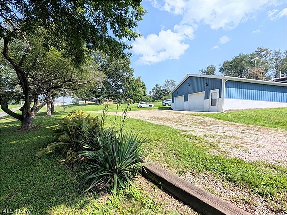 3rd image of 3086 Apollo Rd SE