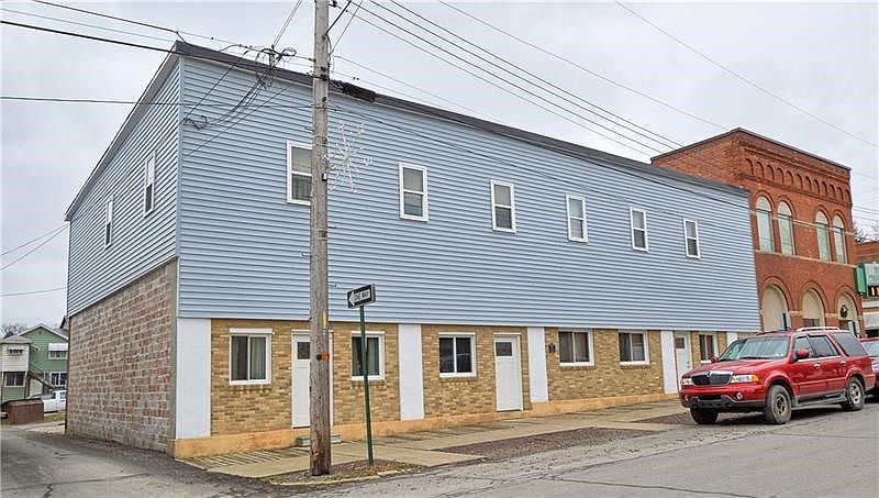 64 Lake St. Stoneboro, PA 6 Unit building