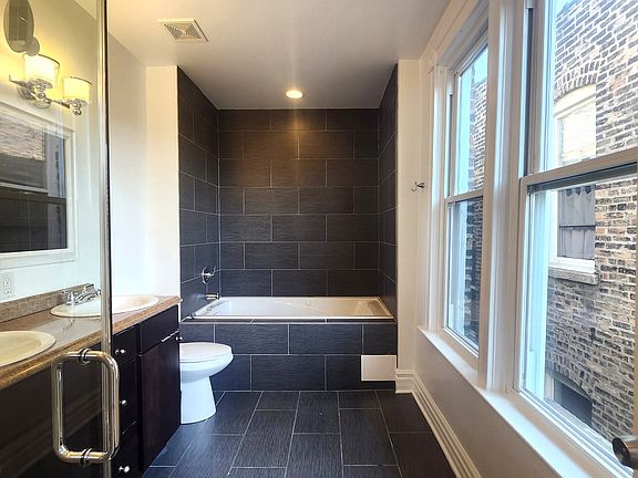 5th image of 2330 W Erie St #2F