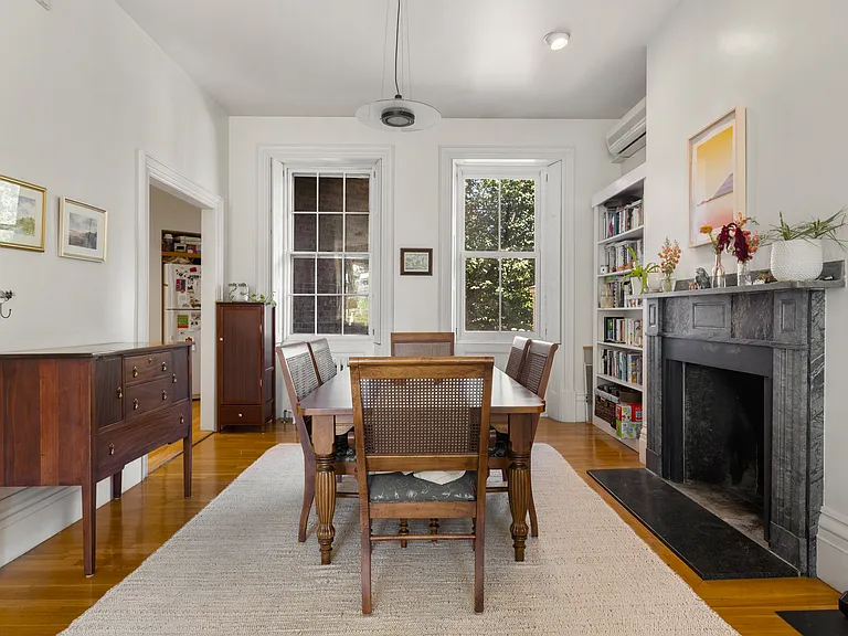 13 Harvard St #2 — Photo 6