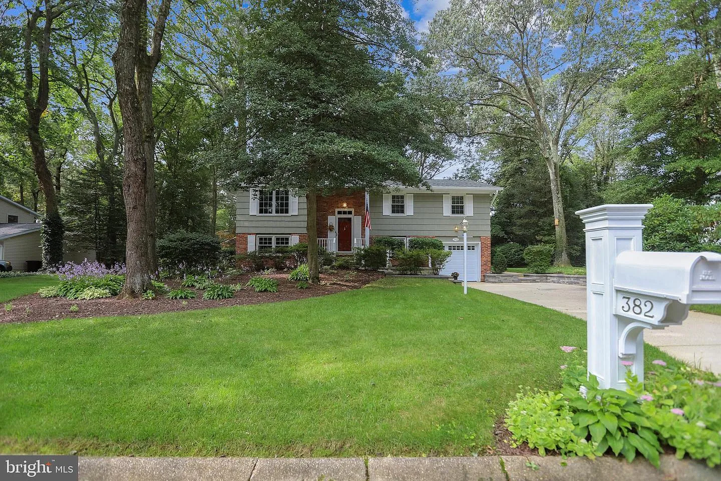 382 Harwin Dr photo 1