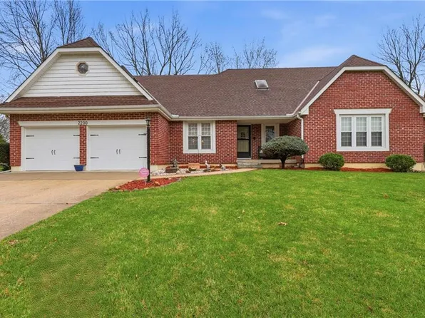 2200 NW Fawn Dr, Blue Springs, MO 64015