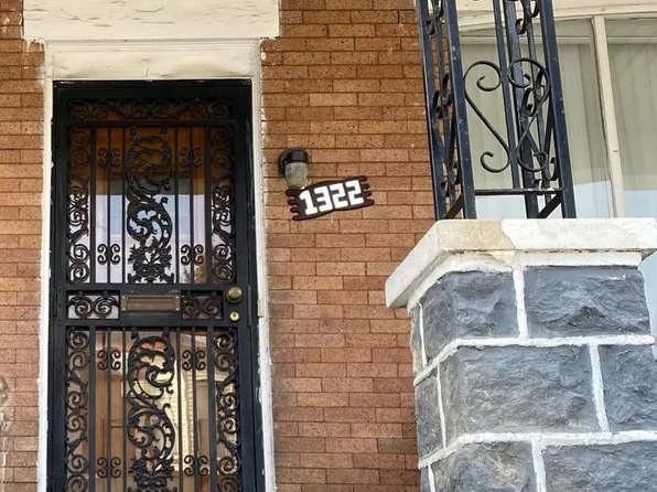 1322 N Robinson St, Philadelphia, PA 19151
