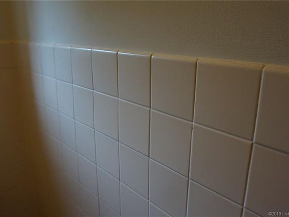 2nd image of 506 E Colony Dr