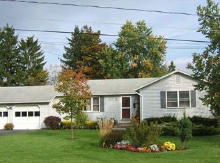 329 W Rasbach St, Canastota, NY 13032