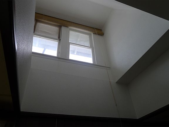 5th image of 9735 Joseph Campau St APT 4