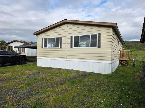127 Berry Loop Ln, Roseburg, OR 97471