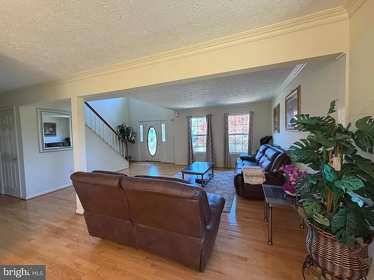 407 Tamarack Cir — Photo 9