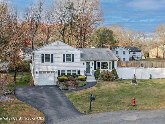 2nd image of 9 Mountain View Court