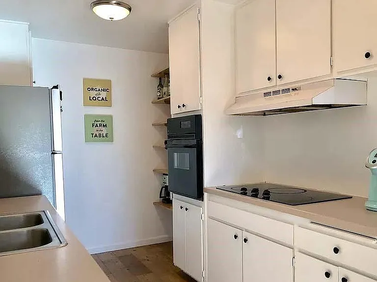 5900 Canterbury Dr #B213 — Photo 15