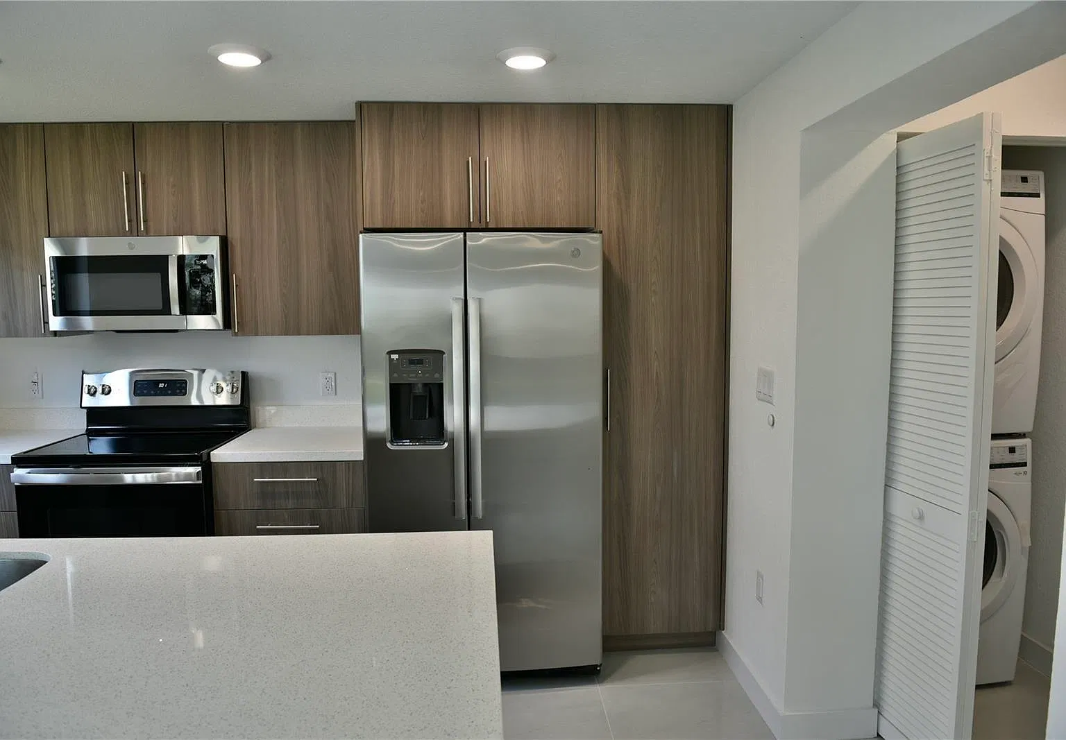 5 bed, 5.5 bath, 1902 sqft, $3,000 — Photo 4