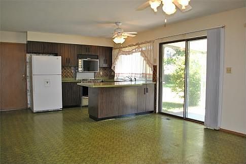 Breakfast Room & Kitchen