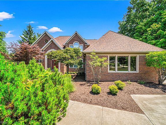 3rd image of 2929 Gatsby Ln