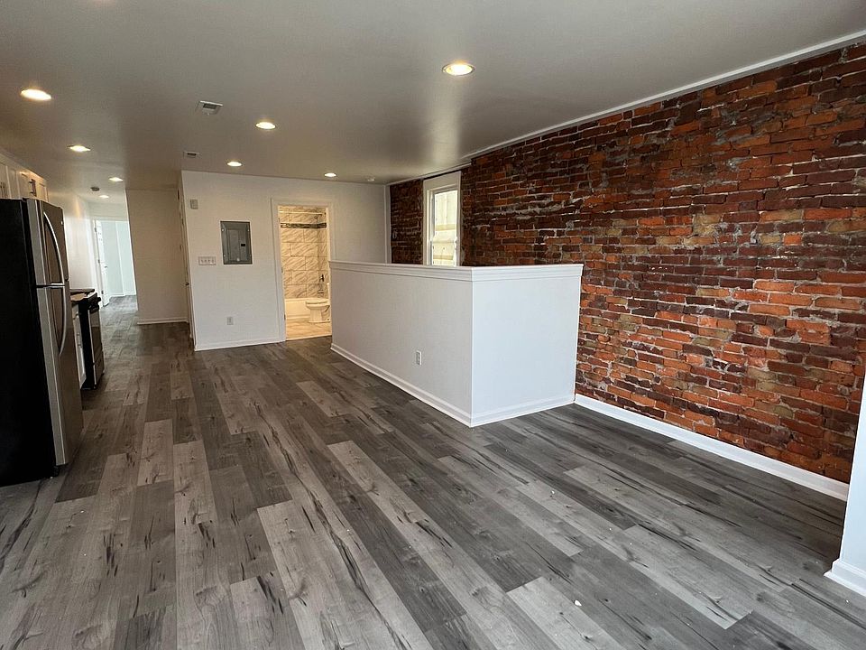 1st image of 208 S 53rd St Floor 2