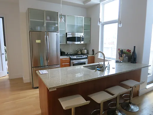 Rented by City View Living | media 80