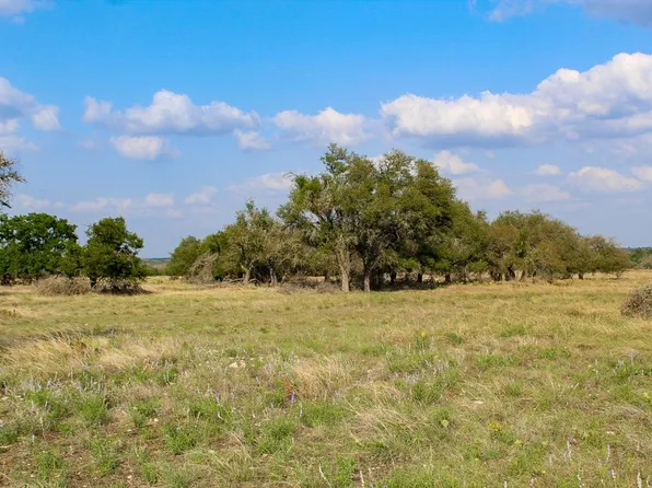 282 Apache Trce NW, Harper, TX 78631