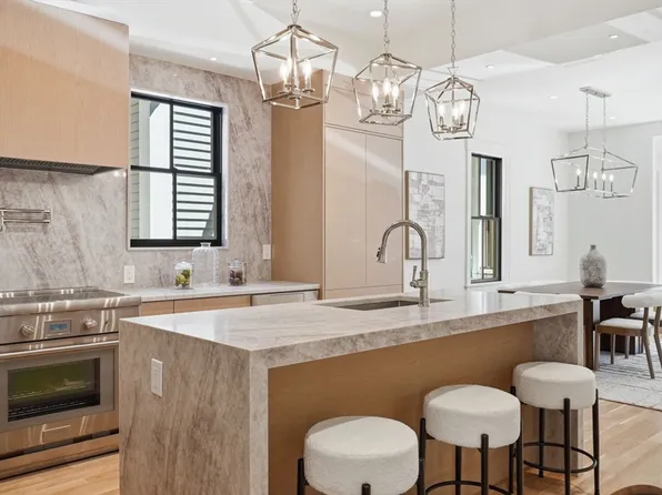9 Mount Auburn St, Cambridge, MA 02138