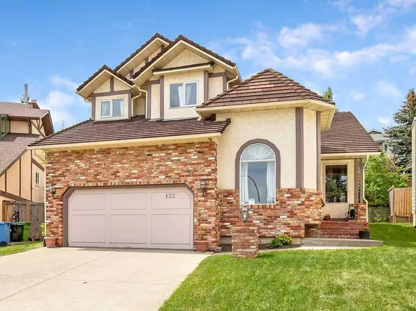 133 Signal Hill Cir SW, Calgary, AB T3H 2H1