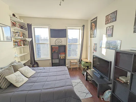 Rented by Stareal Group LLC | media 10